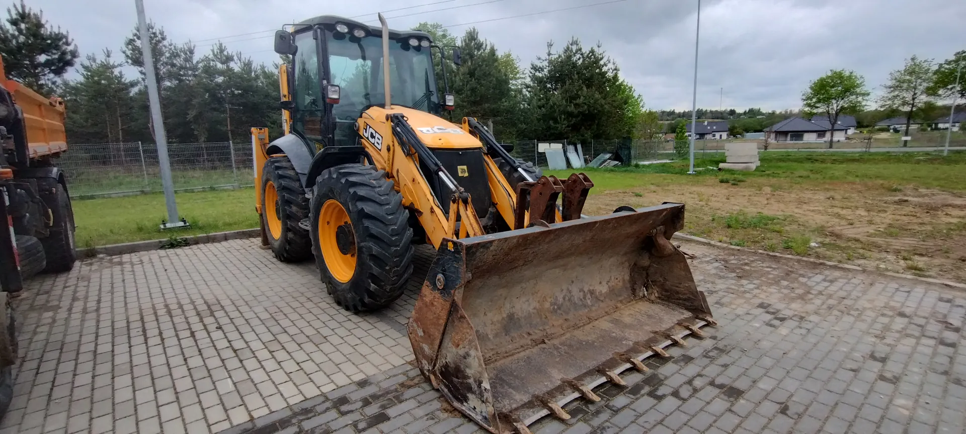 JCB 4CXSNAEC 2011 - zdjęcie 1