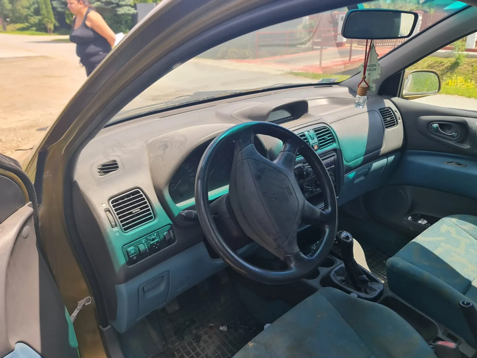 Mitsubishi Space Star 1999 - zdjęcie 1