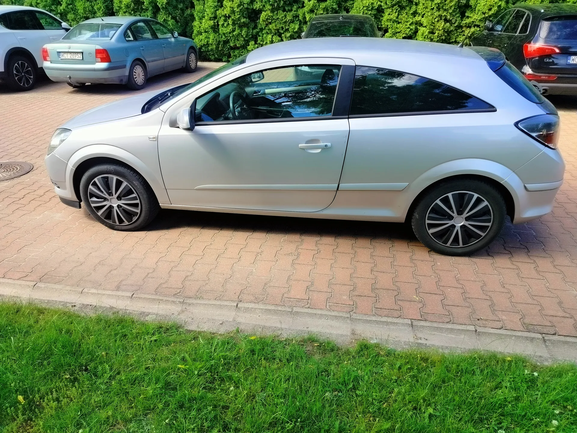 Opel Astra III 2007 - zdjęcie 2