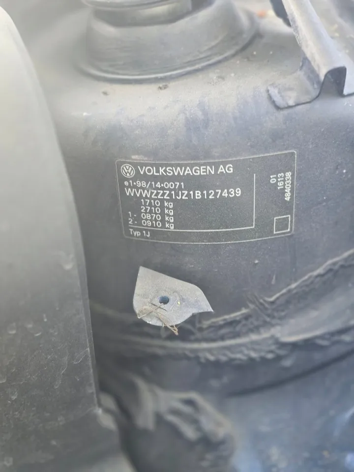 Volkswagen Golf 2001 - zdjęcie 3