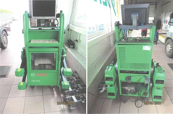 Dwa obok siebie umieszczone zdjęcia zielonego urządzenia marki Bosch. Po lewej stronie: maszyna z monitorem na górze, szklanym panelem z napisem 'Bosch' i 'FSA 4000', żółtymi elementami po bokach oraz podłogą z kafelkami. W tle okno i fragment pojazdu. Data '24/06/2005' w dolnej części. Po prawej stronie: podobna maszyna z innym układem elementów, przewodami i perforowaną powierzchnią. W tle okno, pojazd i osoba. Data '24/06/2005' również widoczna. Oba zdjęcia przedstawiają urządzenie w pomieszczeniu z podłogą z kafelkami.