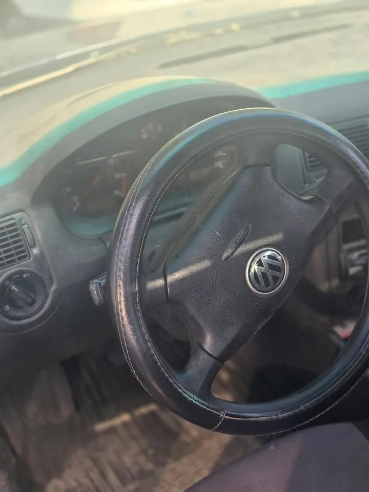 Volkswagen Golf 2001 - zdjęcie 1
