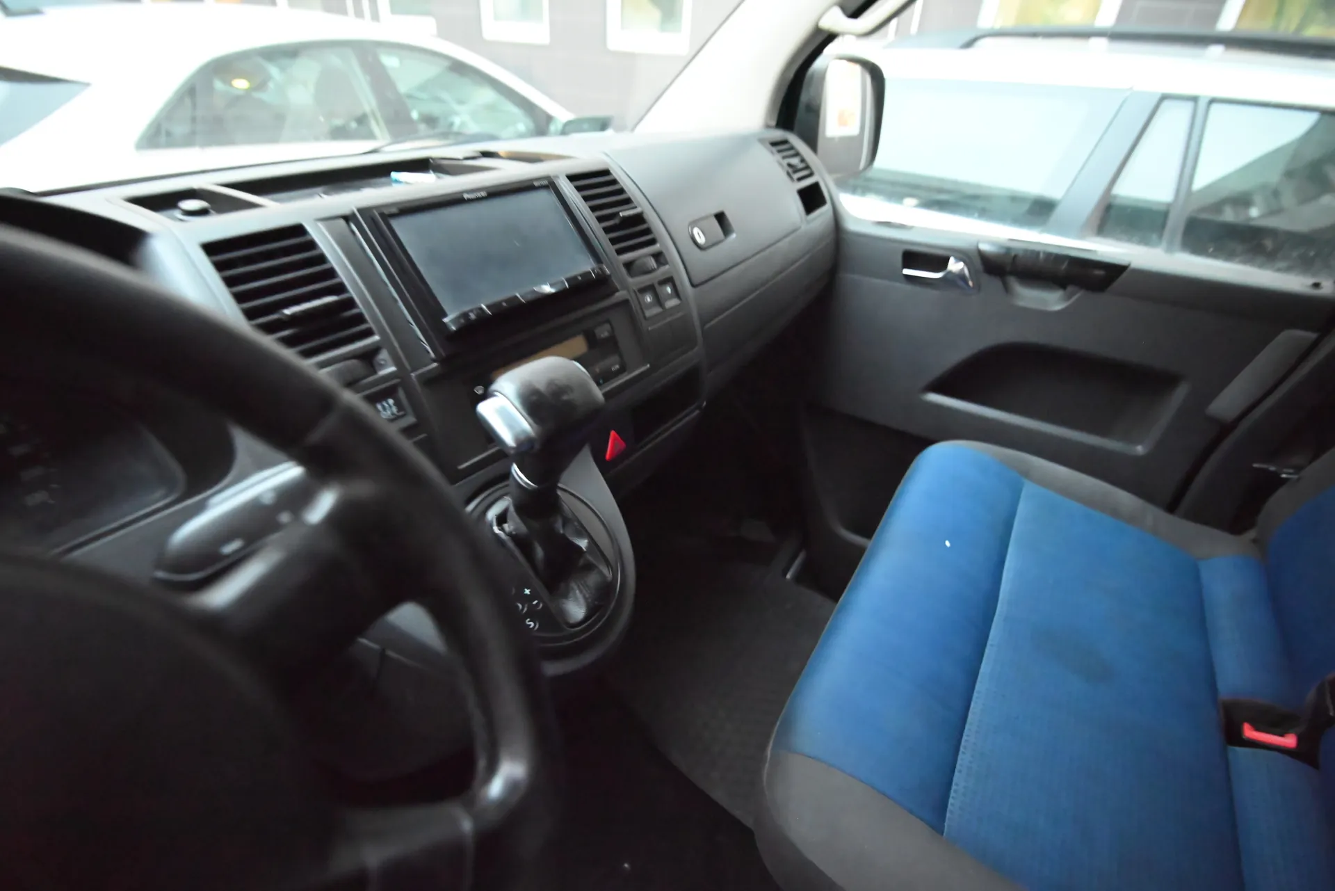 Volkswagen Transporter T5 2.5 TDi MR'03 2007 - zdjęcie 2