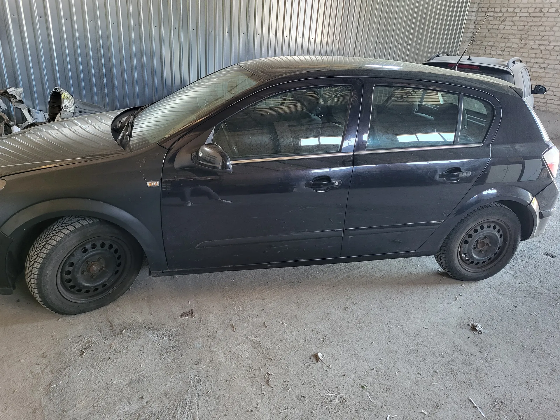 Opel Astra 2004 - zdjęcie 2