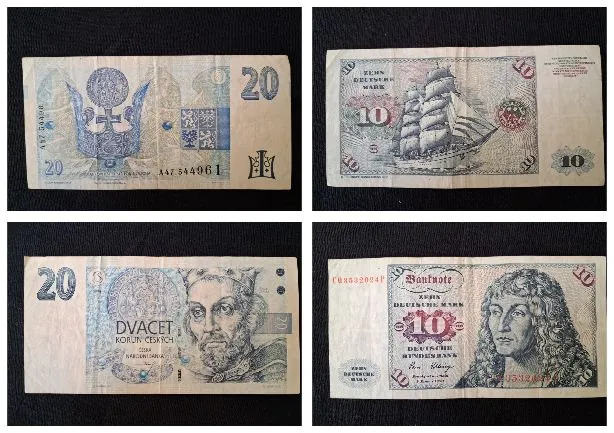Kolaż czterech zdjęć przedstawiających dwa rodzaje banknotów z obu stron. W górnym rzędzie i dolnym rzędzie po lewej stronie widoczny jest banknot o nominale 20 koron czeskich (Dvacet korun českých) z wizerunkiem korony oraz portretem mężczyzny w koronie. W górnym rzędzie i dolnym rzędzie po prawej stronie widoczny jest banknot o nominale 10 marek niemieckich (Zehn Deutsche Mark) z wizerunkiem żaglowca oraz portretem kobiety z długimi włosami.